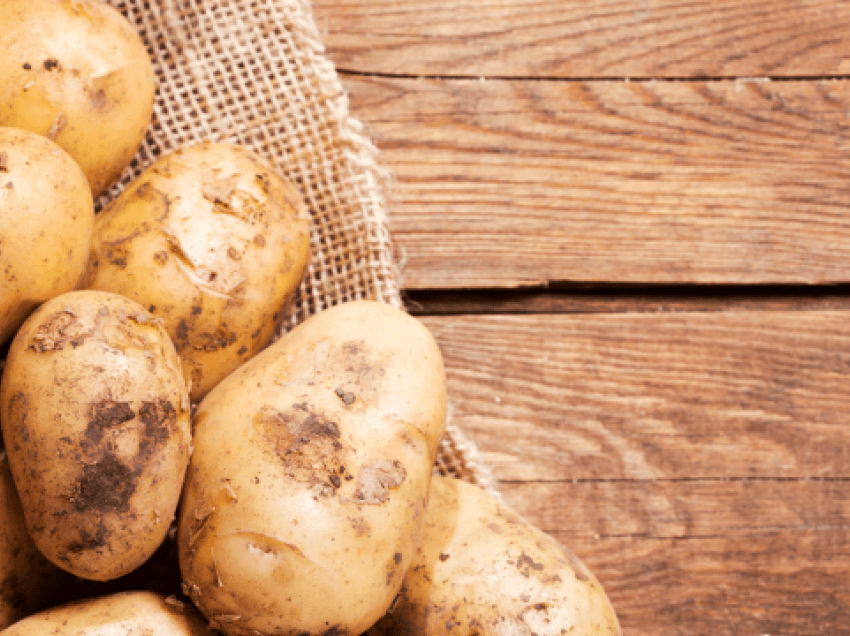 Mos i hidhni më lëkurat e patateve, shërojnë dy sëmundje mjaft të përhapura