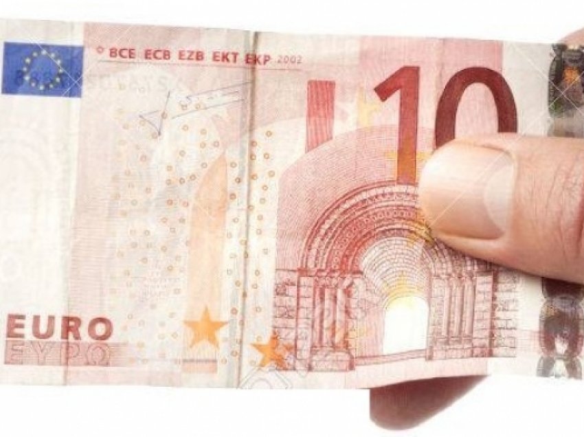 ​Tenton t’i japë ryshfet 10 euro policisë, arrestohet