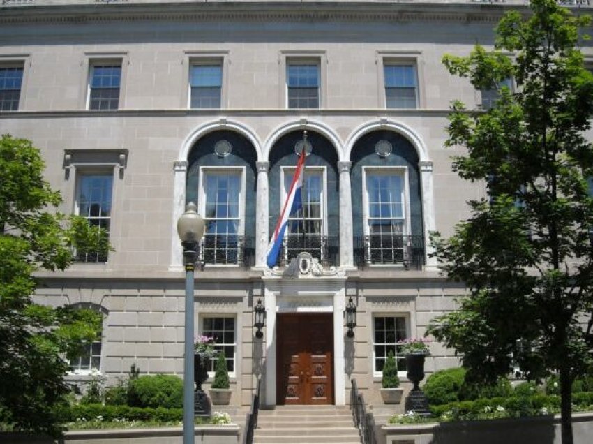 Ambasada e Holandës në Shkup, përgënjeshtron lajmin për mbështetjen e vetos bullgare