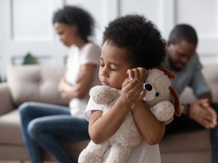 Mosha kur fëmijët traumatizohen më shumë nga një divorc