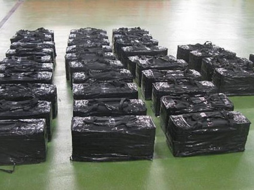 Forcat kufitare britanike kapin kokainë me vlerë 100 milionë paund