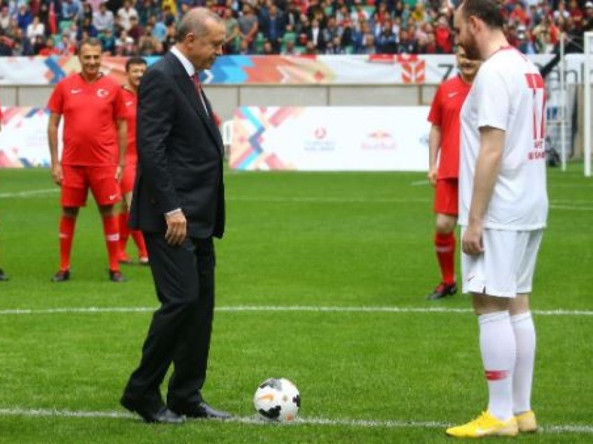 Skandali në ndeshjen PSG – Basaksehir, reagon edhe Erdogani 