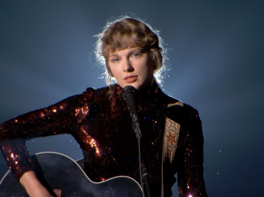 “Lindi natyrshëm në karantinë”, Taylor Swift rrëfen detajet e albumit të ri