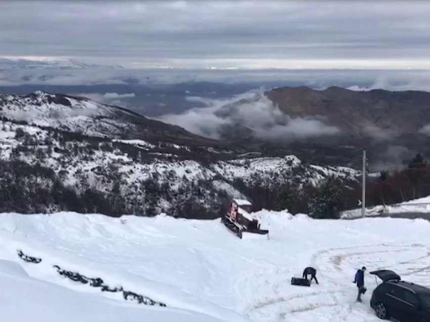 Në Dardhë për ski, dëbora e kthen Korçën destinacion të fundjavës