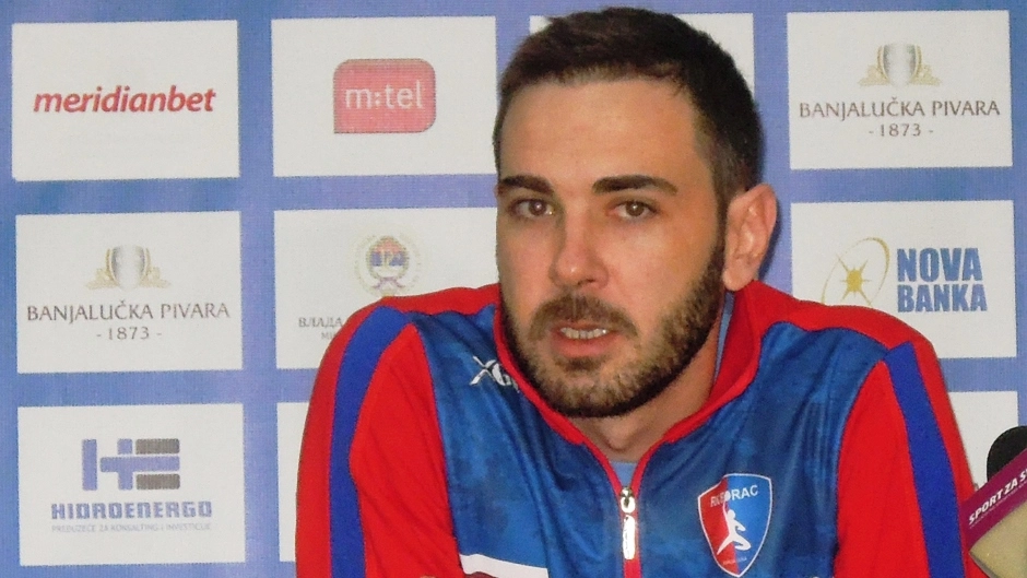 Trajneri serb sulmon malazezët shkaku i Kosovës 