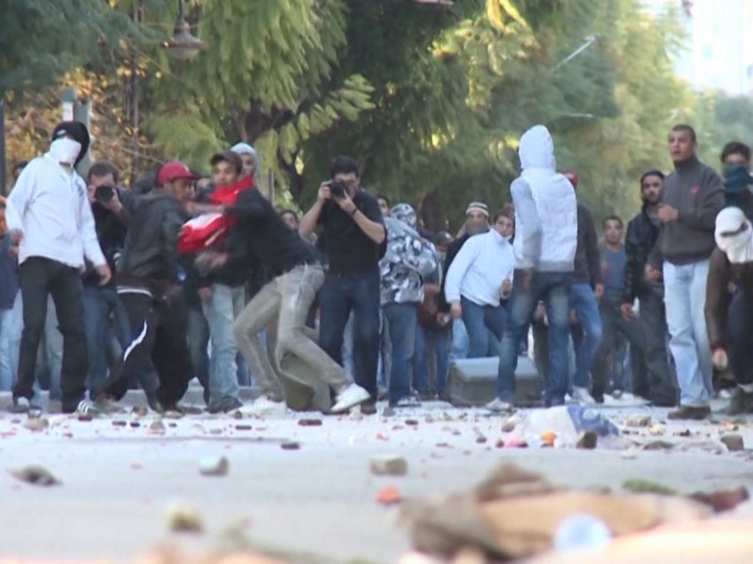 Tunizia, 10 vite nga revolta popullore