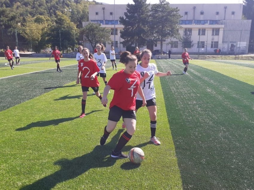 Futbolli i femrave fillon në Tiranë 