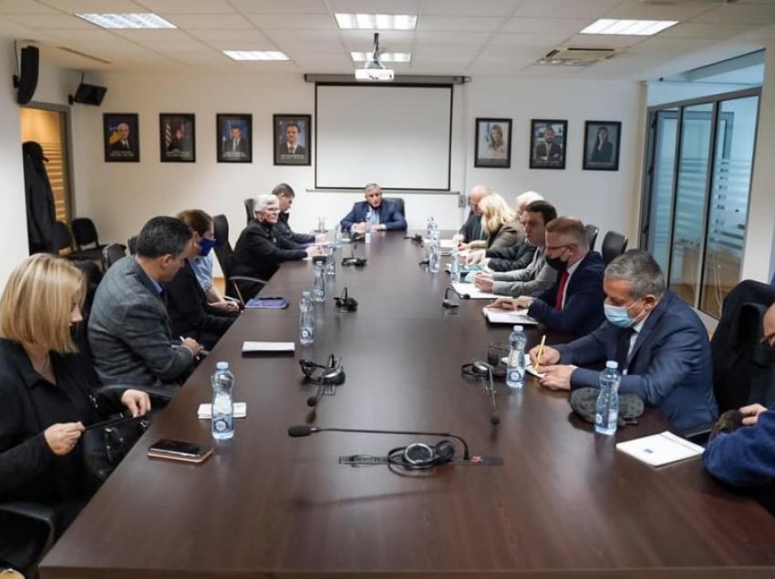 Mbahet takimi i parë i Grupit Punues për themelimin e Institutit për Krimet e Luftës
