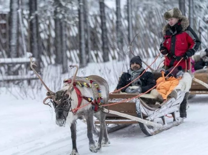 Krishtlindje të vetmuara, turistët braktisin vendlindjen e Santa Claus