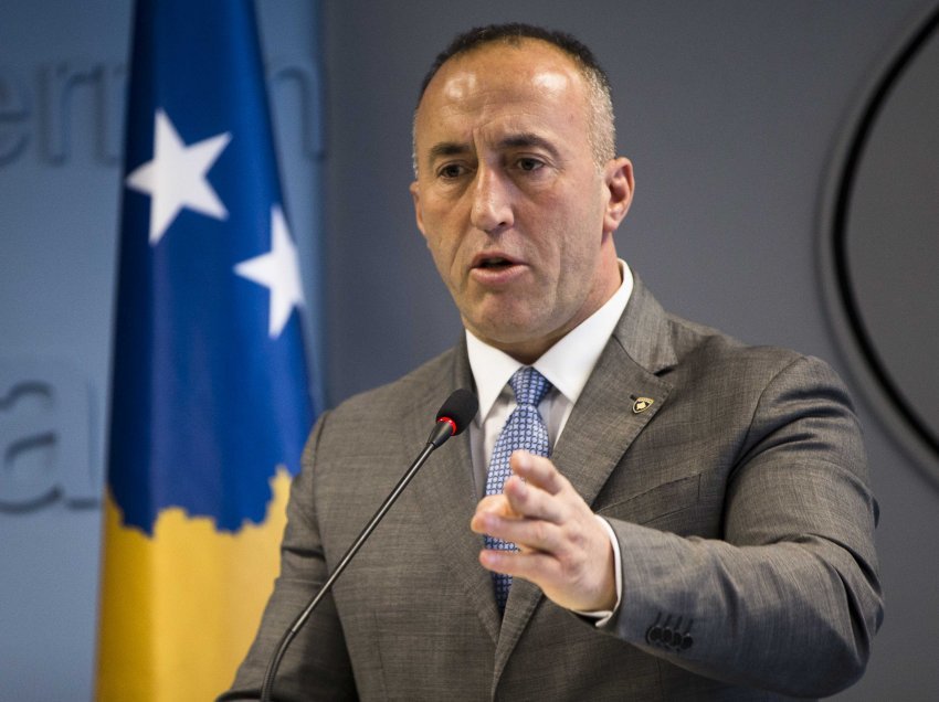 Ramush Haradinaj heq dorë nga posti i presidentit, kandidon për kryeministër
