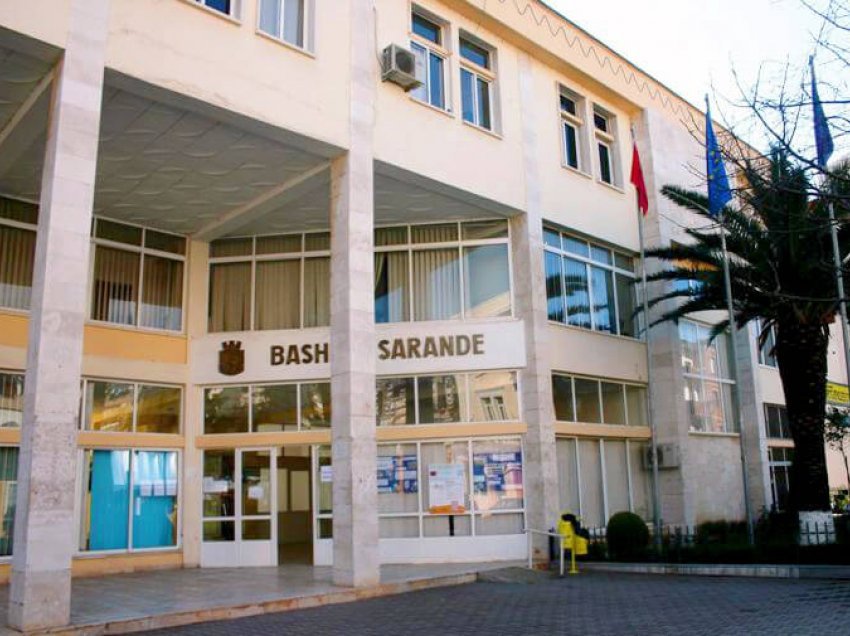Skandal në Sarandë/ Grabitet lulishtja prej 1200 metrash në pronësi të bashkisë
