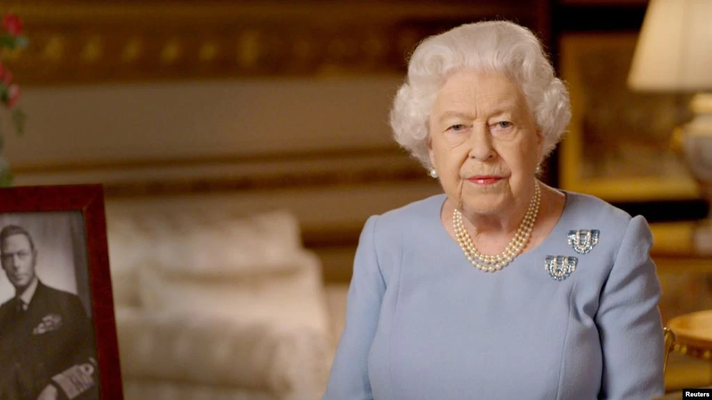Mbretëresha britanike për Krishtlindje: Nuk jeni vetëm