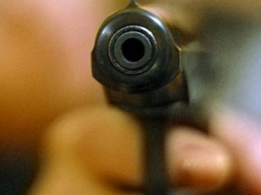 Katër të mitur kryejnë vjedhje me armë lodër në Fushë Kosovë