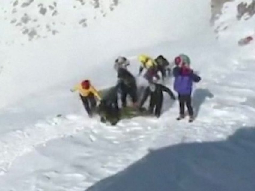 Moti i keq/ Stuhia e dëborës vret 10 alpinistë, disa të tjerë të zhdukur