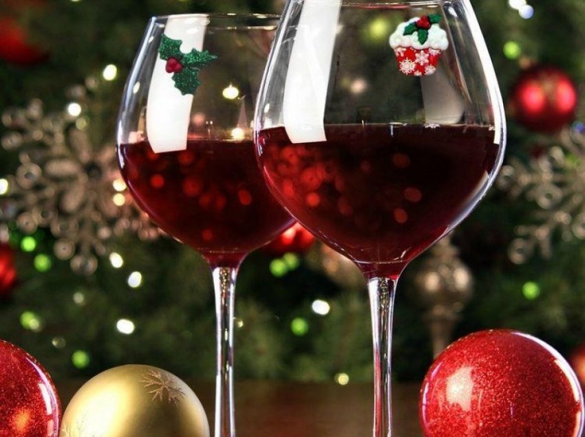 Të mirat që përfitoni nga konsumi i një gote verë të kuqe çdo mbrëmje!