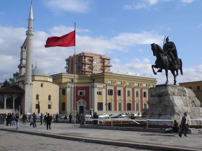 Katër vitet e fundit në Shqipëri janë mbyllur mbi 7 mijë biznese
