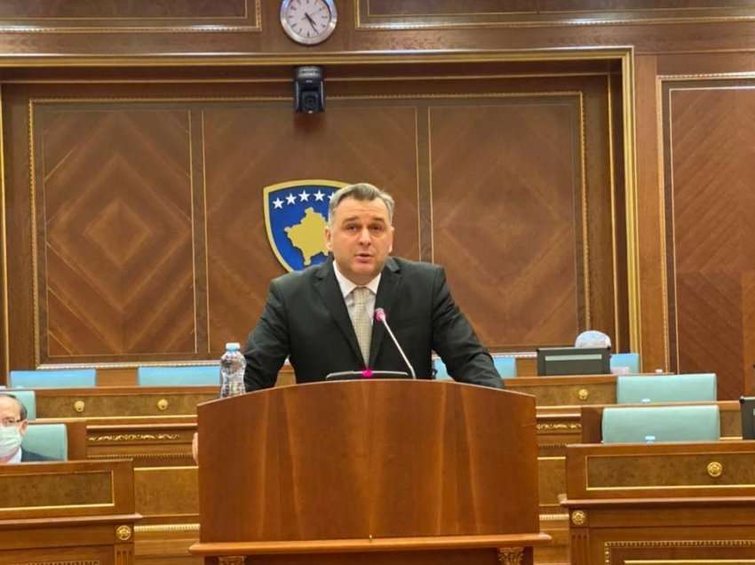 Bajqinovci: Agim Veliu i jep tender të pampersave pronarit të Beni Donës në MPB
