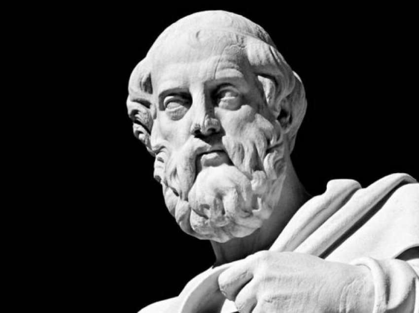 Platoni: Pasuria më e madhe është të jetosh i kënaqur me pak