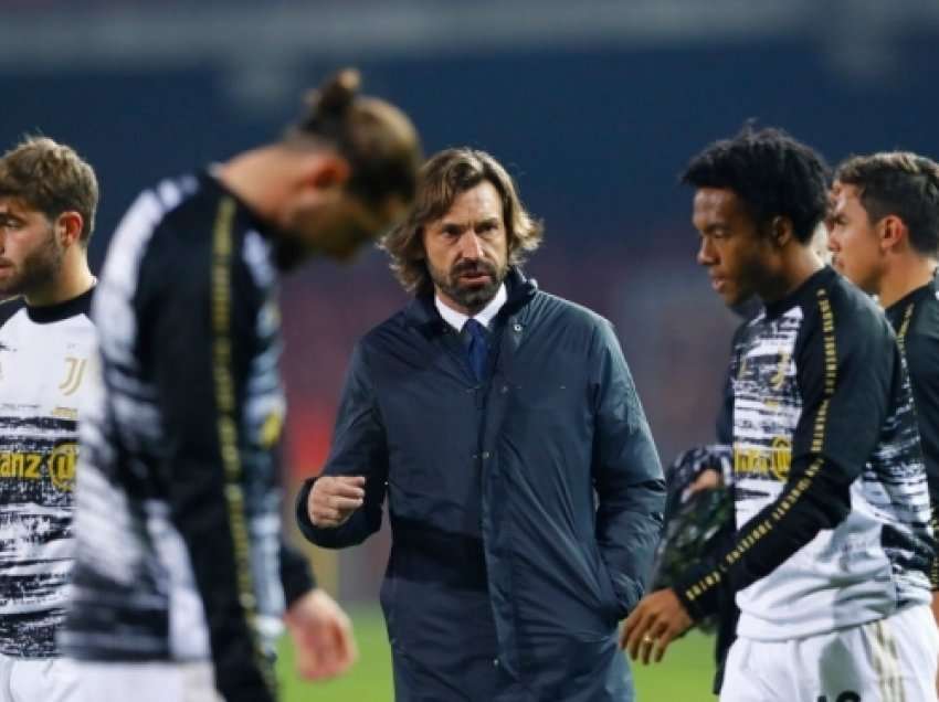 ​Lojtarët e Juventusit në hall me Andrea Pirlon