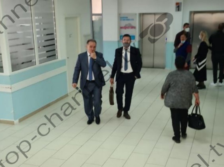 Mbërrijnë avokatët e Ardjan Çapjas në spital, pritet masa e sigurisë