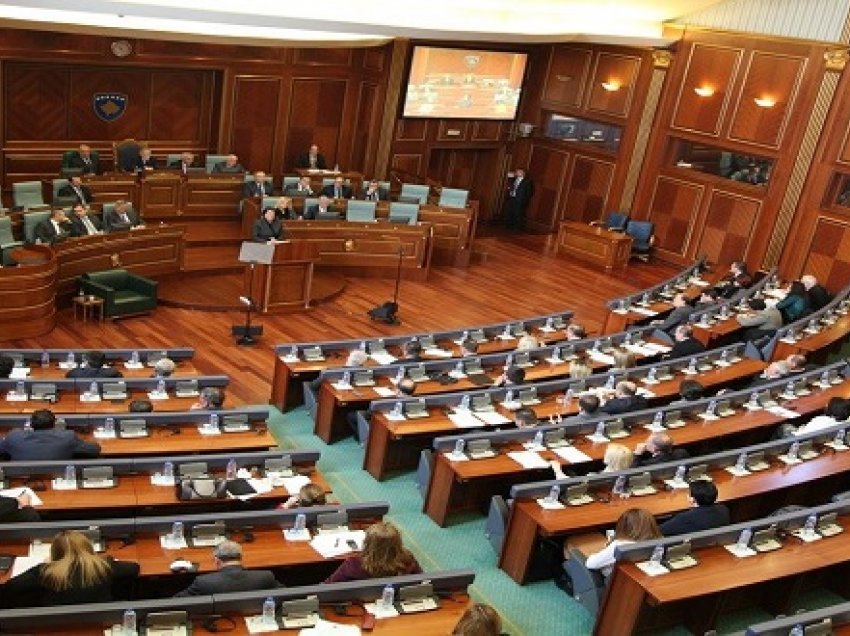 Opozita futet në Kuvend për të votuar propozimin për ndryshmin e Ligjit për Zgjedhje