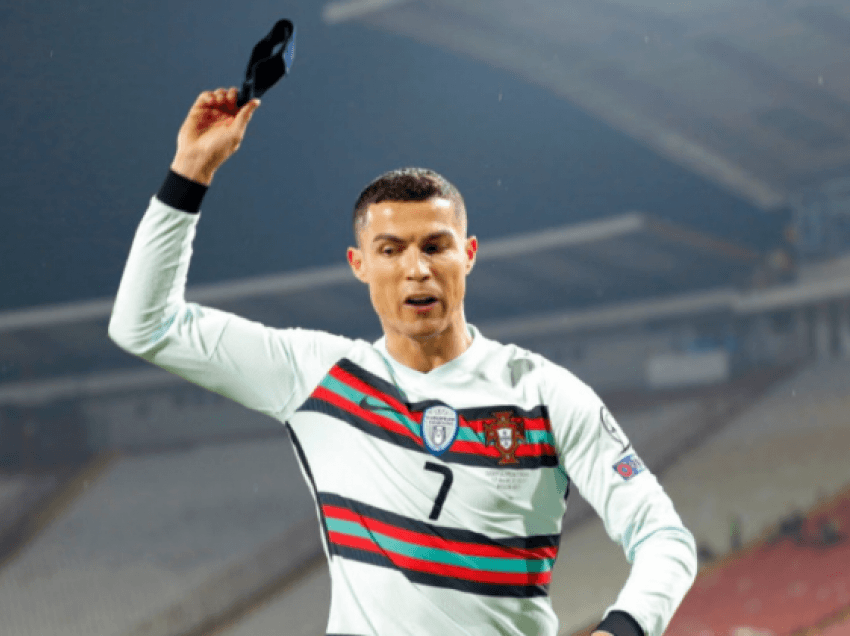 Shirti i Ronaldos që u hodh në Beograd, shitet për një shumë astronomike