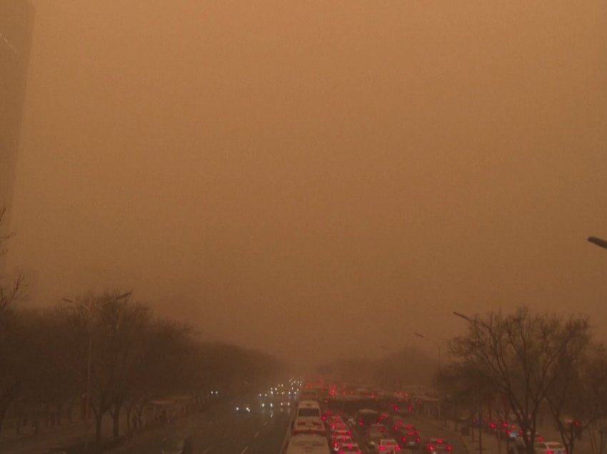 Stuhitë e rërës në Kinë shihen si kërcënim