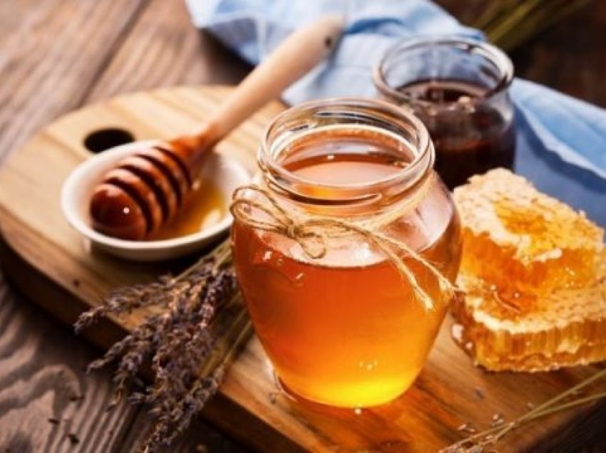 Pse duhet të hani një lugë mjaltë në mëngjes?