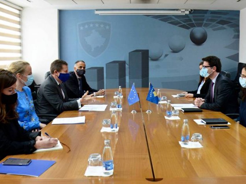 Murati priti në takim ambasadorin e BE-së në Kosovë