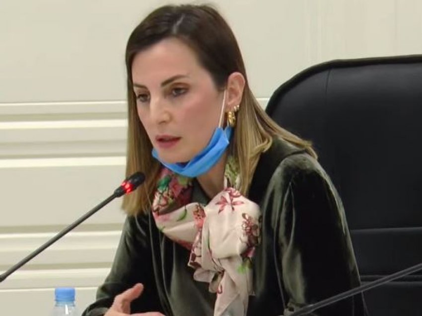 Helga Vukaj denoncon publikisht databazën e PS me të dhënat e qyetarëve