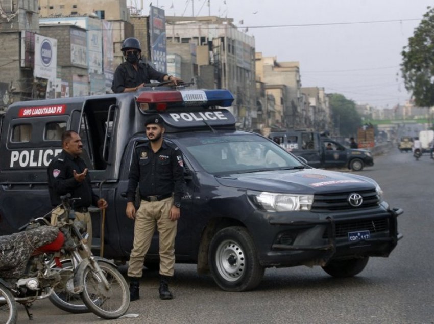 Partia radikale islamike liron 11 pengje të policisë pakistaneze
