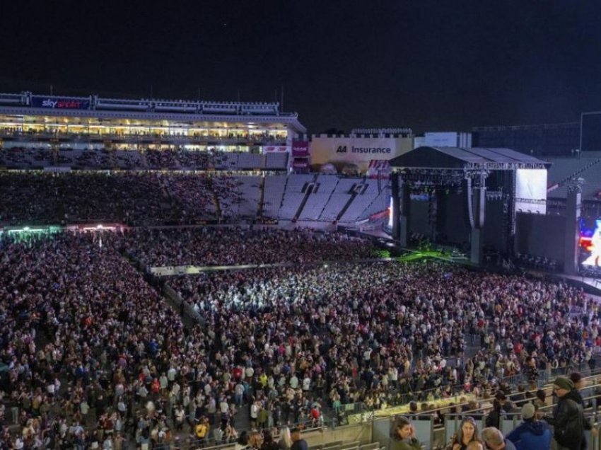 Bota e izoluar, në këtë vend mbahet koncert me 50 mijë njerëz