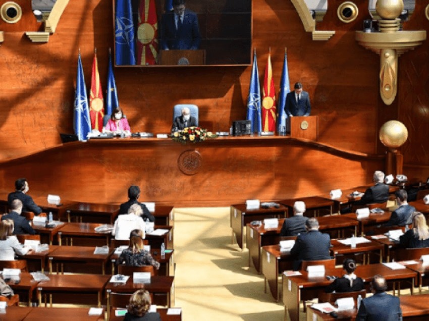 Kuvendi i Maqedonisë sot mban seancë, interpelanca ndaj Spasovskit në rend dite