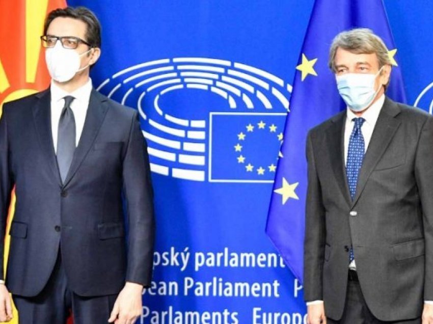 Pendarovski në Bruksel: BE duhet ta forcojë rolin e vet në Ballkanin Perëndimor