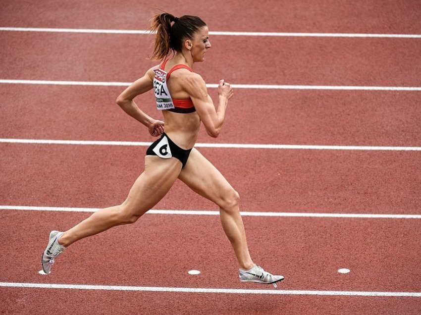 Kalon në finalen e 3000 metrave Luiza Gega në Lojërat Olimpike