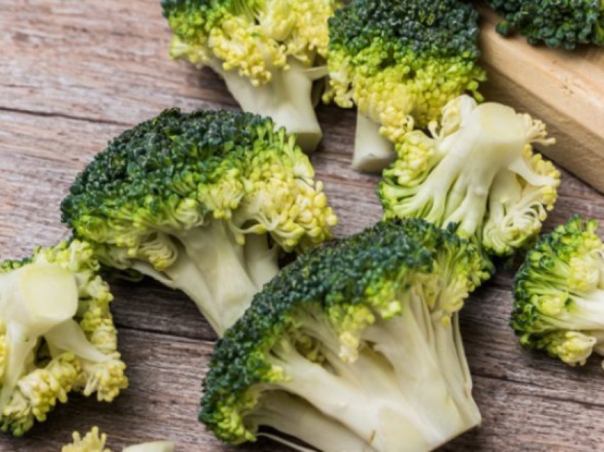 Pse zverdhet brokoli?