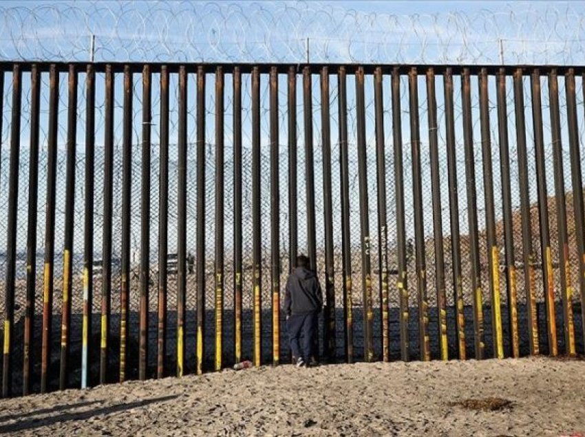 Të paktën 19 mijë të mitur të pashoqëruar u kapën në kufirin SHBA-Meksikë në korrik