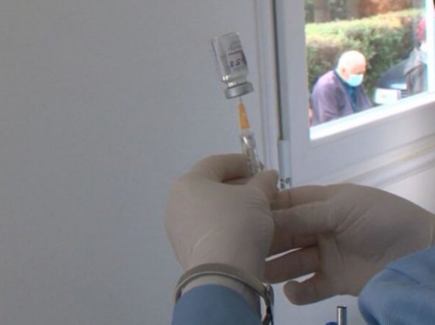 Në Ferizaj parregullsi në qendrën e vaksinimit