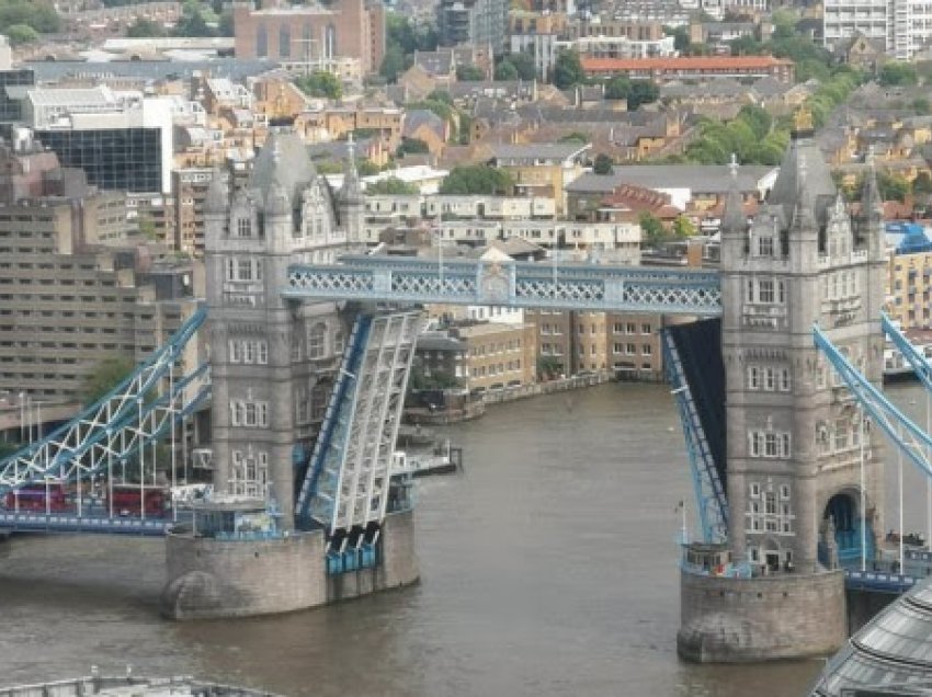 ​Bllokohet ura Tower në Londër