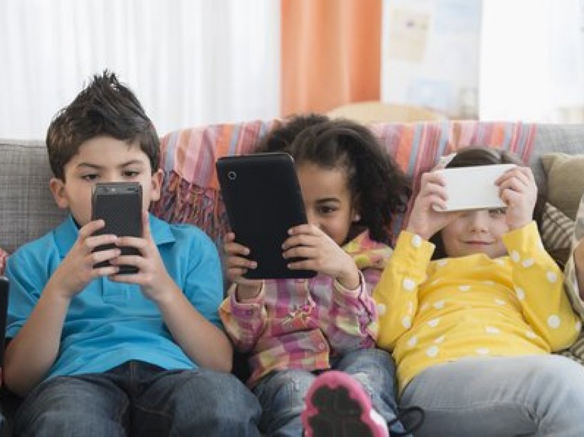 Pse të qëndruarit para ekraneve mund të mos jetë aq negative për fëmijët?