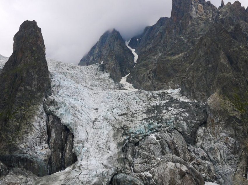 Mali i Bardhë në Itali nën monitorim për rrëshqitje të mundshme të akullnajave