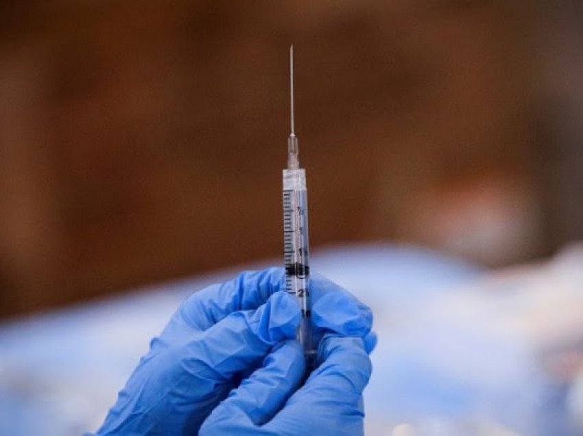 ​Zyrtarët amerikanë të shëndetësisë rekomandojnë dozën e tretë të vaksinës