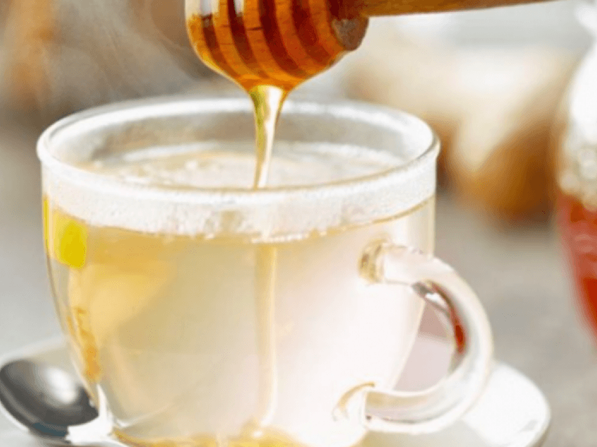 Për imunitet të fortë ujë, mjaltë dhe limon në mëngjes 