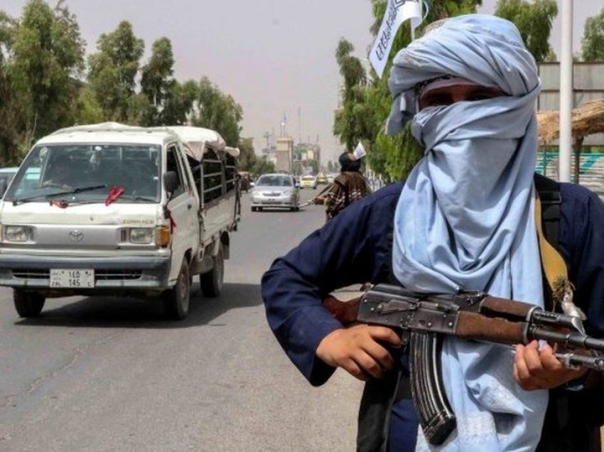 Afganistan: Talibanët po bëjnë kërkime derë më derë për njerëzit që punonin me NATO-n
