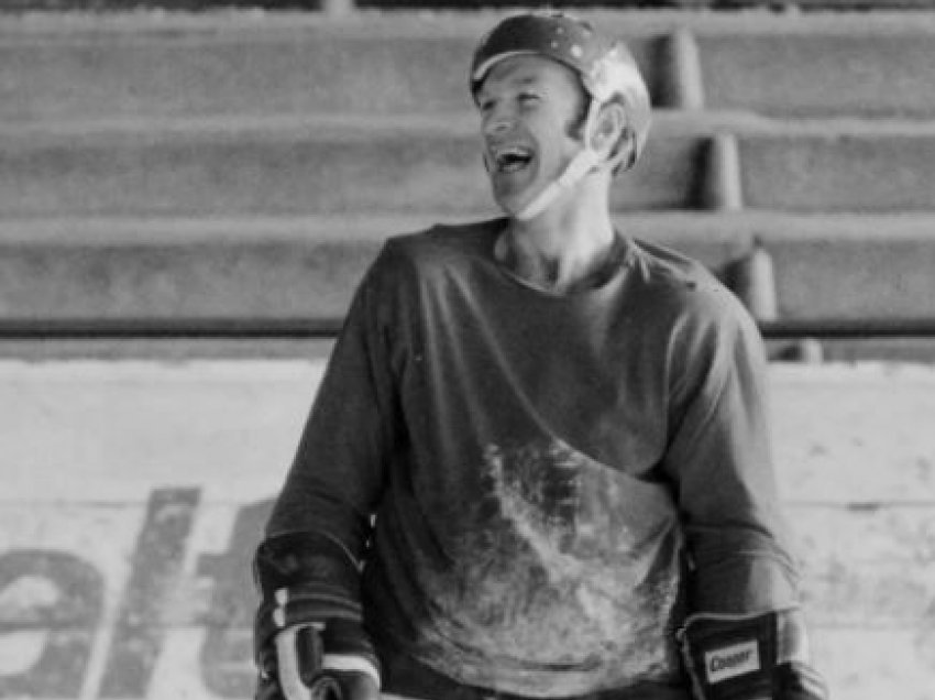 Vdes sportisti i njohur i hokejit   