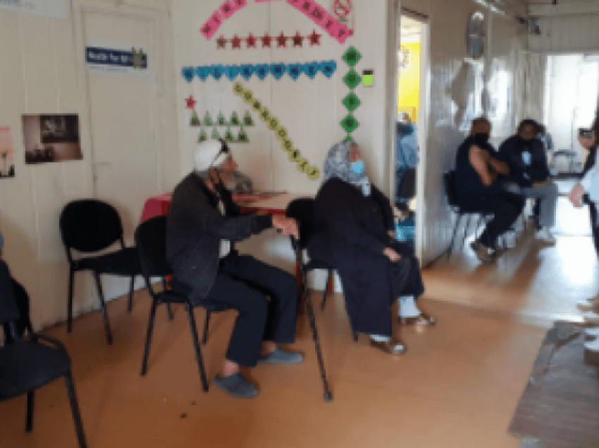 Dalin edhe në terren ekipet e vaksinimit të Fushë Kosovës