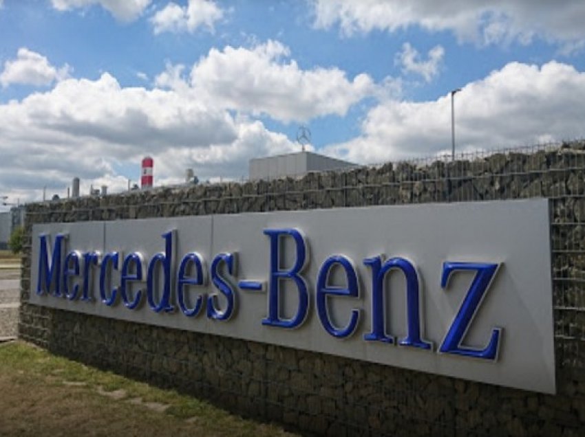 ​Kriza e gjysmëpërçuesve, Mercedes pezullon prodhimin në Hungari