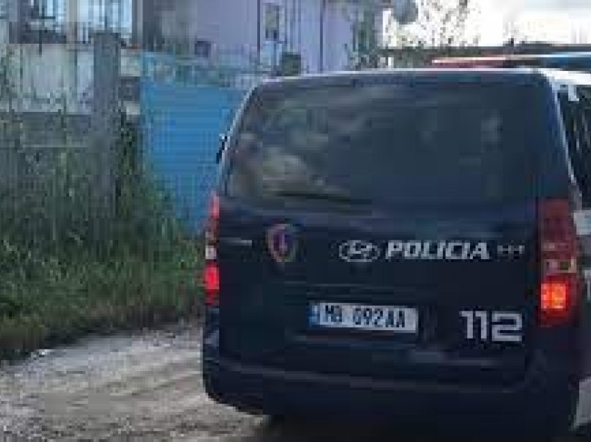 Autor të vjedhjeve në tre shkolla, arrestohen të miturit në Cërrik