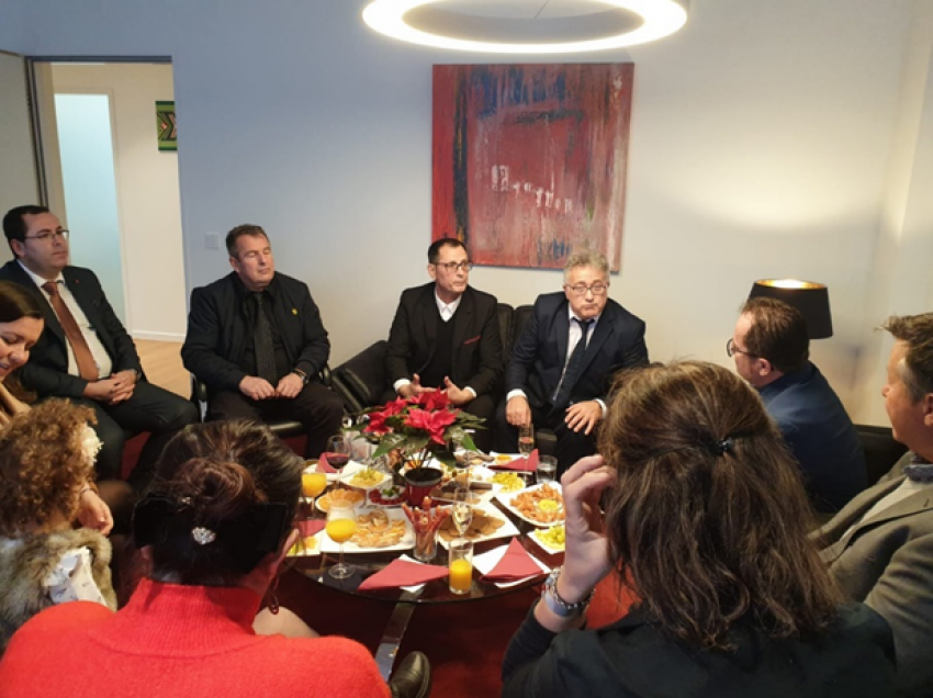 Vizita e LAPSH-it në Konsullatën e përbashkët të Republikës së Shqipërisë dhe të Kosovës në Mynih