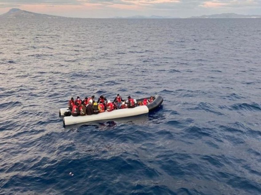 Turqia thotë se shpëtoi 526 emigrantë “të shtyrë nga Greqia” në vetëm 12 ditë
